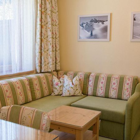 Pension Daniel Lech am Arlberg Habitación foto